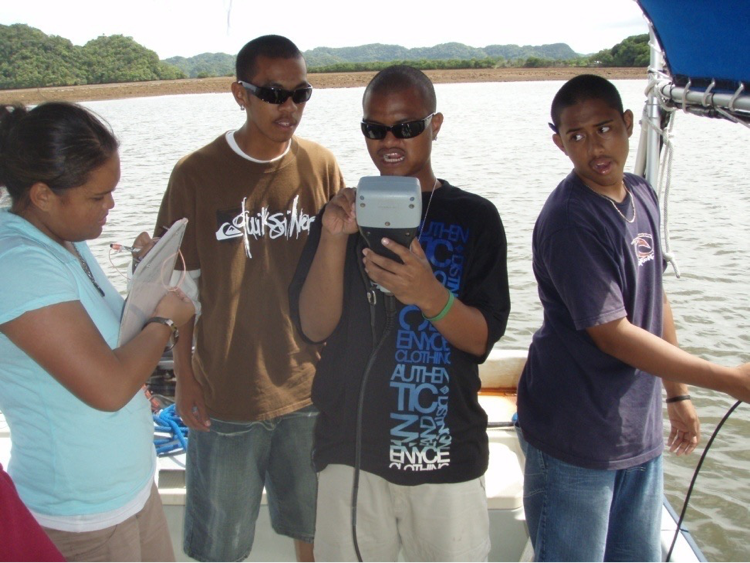 CMI Marine Science Students Look At Data Collected From A YSI Sonde.