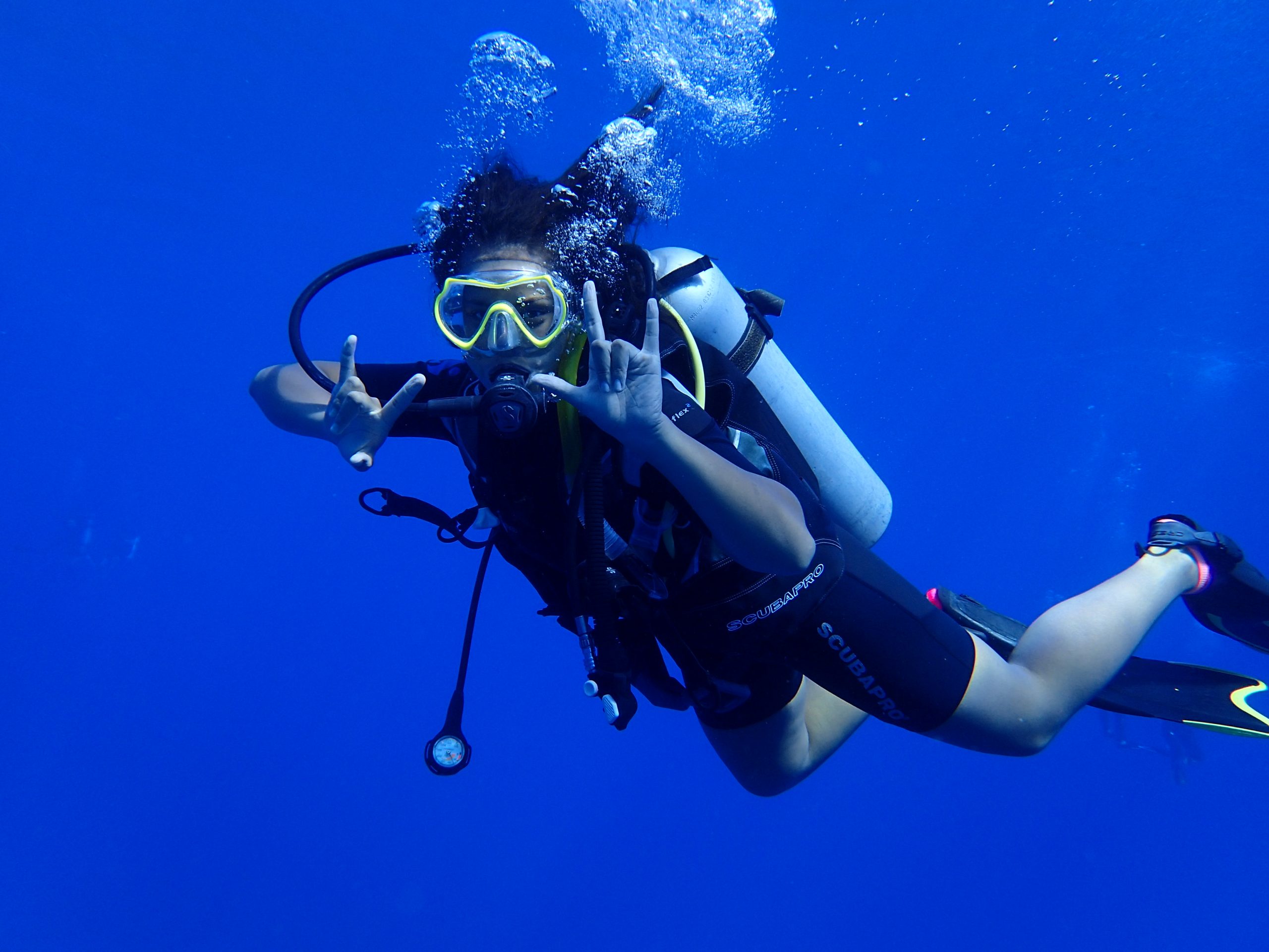 ASCC Marine Science Student Wearing Scuba Underwater