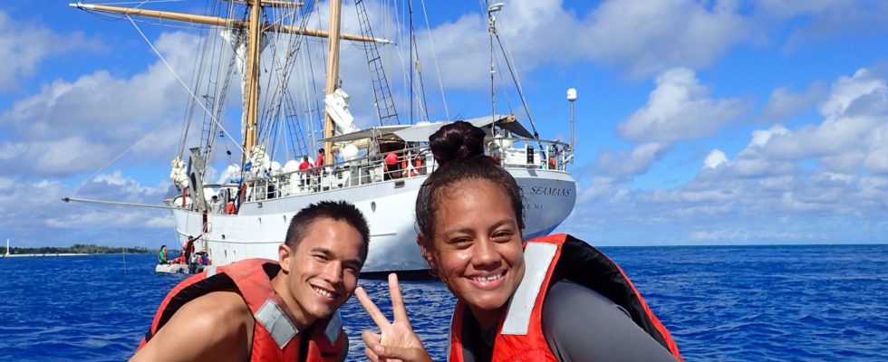 Two Marine Science Students Onboard The SEA Semester